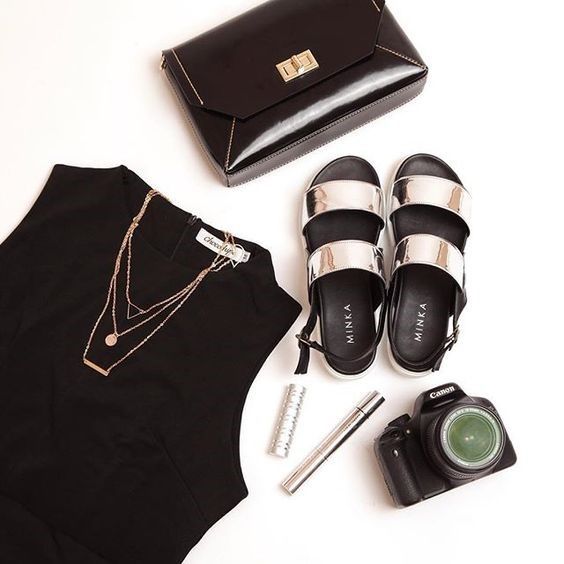 2 - Padukan warna emas dan hitam.jpg