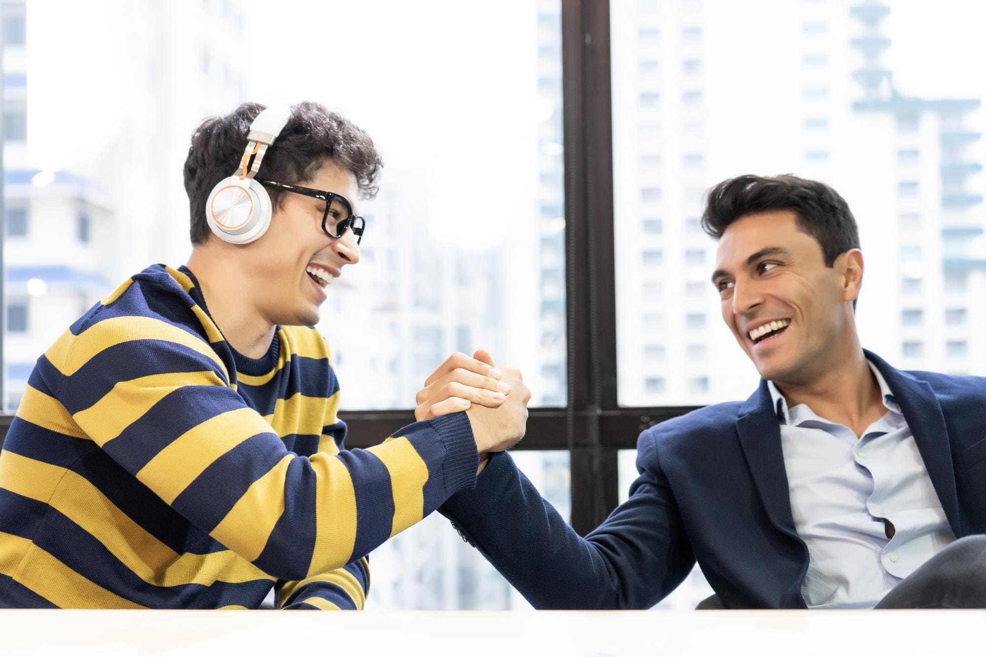 Tips Sederhana Agar Lebih Percaya Diri Saat Bertemu Orang Baru